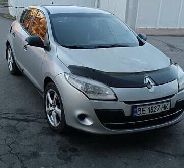 Серый Рено Меган, объемом двигателя 1.5 л и пробегом 400 тыс. км за 5500 $, фото 1 на Automoto.ua