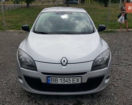 Серый Рено Меган, объемом двигателя 1.5 л и пробегом 250 тыс. км за 8000 $, фото 1 на Automoto.ua