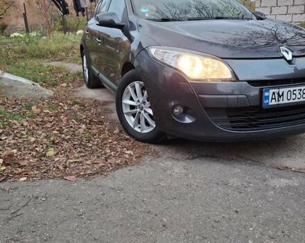 Рено Меган 2011 в Бердичеве на Automoto.ua Серый Рено Меган, объемом двигателя 1.6 л и пробегом 231 тыс. км за 6800 $, фото 1 на Automoto.ua