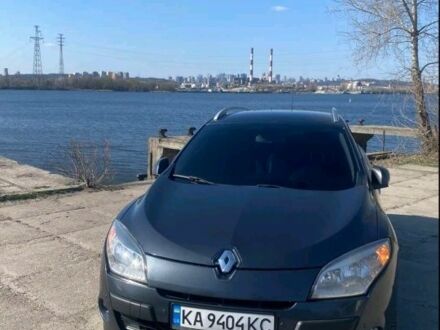 Рено Меган 2011 у Шостке на Automoto.ua Сірий Рено Меган, об'ємом двигуна 1.5 л та пробігом 235 тис. км за 7900 $, фото 1 на Automoto.ua