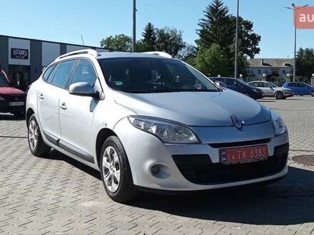 Рено Меган 2011 в Млынове на Automoto.ua Серый Рено Меган, объемом двигателя 1.5 л и пробегом 220 тыс. км за 7500 $, фото 1 на Automoto.ua