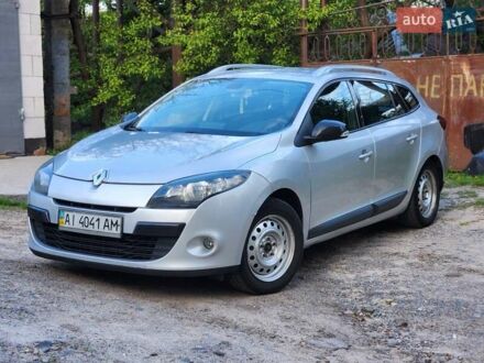 Рено Меган 2011 у Василькове на Automoto.ua Сірий Рено Меган, об'ємом двигуна 1.5 л та пробігом 223 тис. км за 6300 $, фото 1 на Automoto.ua