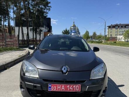Рено Меган 2011 в Львове на Automoto.ua Серый Рено Меган, объемом двигателя 1.46 л и пробегом 247 тыс. км за 7600 $, фото 1 на Automoto.ua