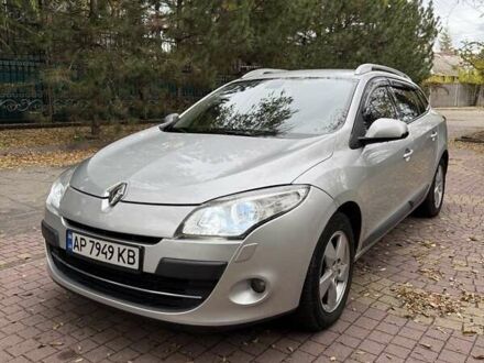 Рено Меган 2011 в Запорожье на Automoto.ua Серый Рено Меган, объемом двигателя 1.46 л и пробегом 251 тыс. км за 6400 $, фото 1 на Automoto.ua