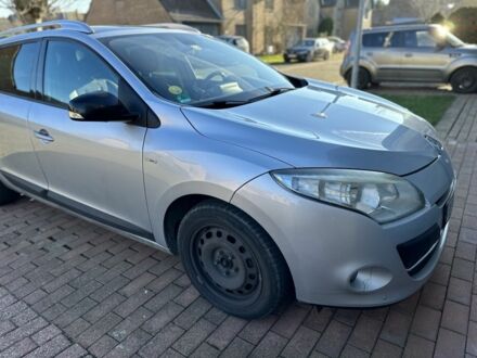 Серый Рено Меган, объемом двигателя 1.5 л и пробегом 257 тыс. км за 8000 $, фото 1 на Automoto.ua