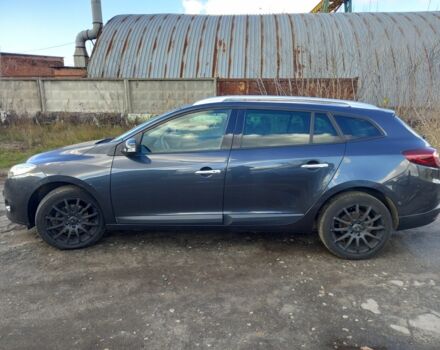 Рено Меган 2011 в Ахтырке на Automoto.ua Серый Рено Меган, объемом двигателя 1.6 л и пробегом 216 тыс. км за 7500 $, фото 1 на Automoto.ua