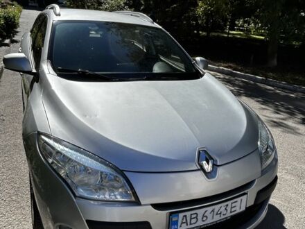 Рено Меган 2011 в Калиновке на Automoto.ua Серый Рено Меган, объемом двигателя 1.5 л и пробегом 260 тыс. км за 6900 $, фото 1 на Automoto.ua