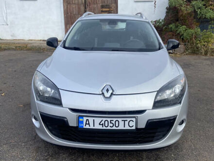 Рено Меган 2011 в Фастове на Automoto.ua Серый Рено Меган, объемом двигателя 1.46 л и пробегом 221 тыс. км за 7000 $, фото 1 на Automoto.ua