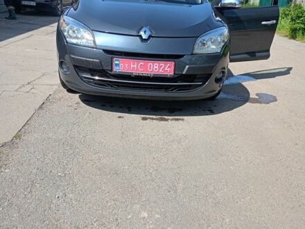 Рено Меган 2011 у Александрие на Automoto.ua Сірий Рено Меган, об'ємом двигуна 1.4 л та пробігом 190 тис. км за 7500 $, фото 1 на Automoto.ua