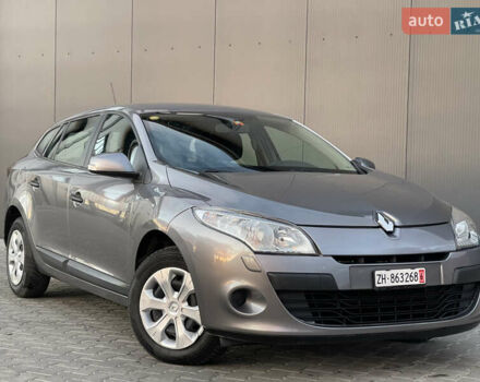 Серый Рено Меган, объемом двигателя 1.6 л и пробегом 107 тыс. км за 7800 $, фото 1 на Automoto.ua