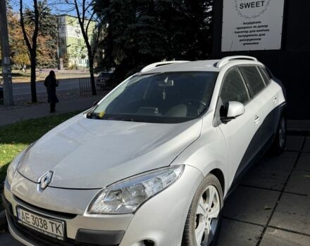 Рено Меган 2011 в Кривом Роге на Automoto.ua Серый Рено Меган, объемом двигателя 1.9 л и пробегом 180 тыс. км за 6350 $, фото 1 на Automoto.ua