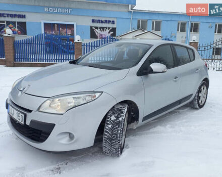 Сірий Рено Меган, об'ємом двигуна 1.6 л та пробігом 197 тис. км за 7750 $, фото 1 на Automoto.ua