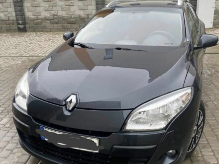 Рено Меган 2011 в Ровно на Automoto.ua Серый Рено Меган, объемом двигателя 1.4 л и пробегом 231 тыс. км за 5950 $, фото 1 на Automoto.ua