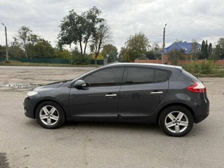 Рено Меган 2011 в Полтаве на Automoto.ua Серый Рено Меган, объемом двигателя 1.5 л и пробегом 287 тыс. км за 6800 $, фото 1 на Automoto.ua