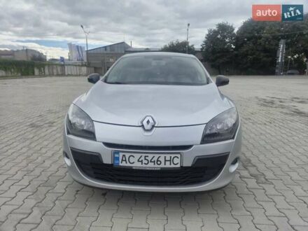 Рено Меган 2011 в Павлограде на Automoto.ua Серый Рено Меган, объемом двигателя 1.46 л и пробегом 255 тыс. км за 7400 $, фото 1 на Automoto.ua
