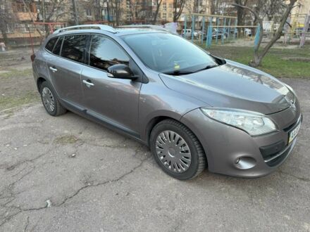 Рено Меган 2011 у Києві на Automoto.ua Сірий Рено Меган, об'ємом двигуна 1.5 л та пробігом 238 тис. км за 7500 $, фото 1 на Automoto.ua