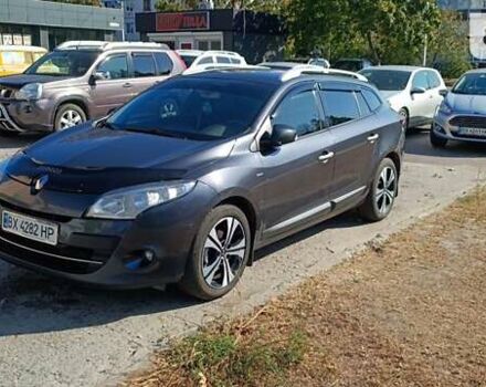 Рено Меган 2011 в Нетешине на Automoto.ua Серый Рено Меган, объемом двигателя 1.46 л и пробегом 251 тыс. км за 8900 $, фото 1 на Automoto.ua