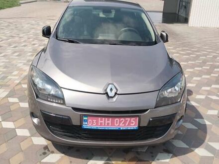 Рено Меган 2011 в Броварах на Automoto.ua Серый Рено Меган, объемом двигателя 1.5 л и пробегом 247 тыс. км за 7900 $, фото 1 на Automoto.ua