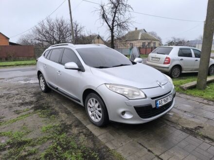 Серый Рено Меган, объемом двигателя 1.5 л и пробегом 246 тыс. км за 5300 $, фото 1 на Automoto.ua