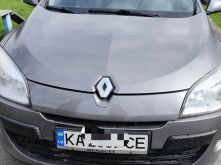 Серый Рено Меган, объемом двигателя 2 л и пробегом 149 тыс. км за 9000 $, фото 1 на Automoto.ua