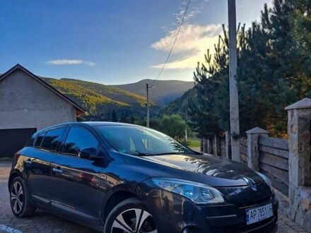 Рено Меган 2011 в Запорожье на Automoto.ua Серый Рено Меган, объемом двигателя 1.4 л и пробегом 227 тыс. км за 7300 $, фото 1 на Automoto.ua