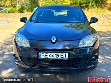 Рено Меган 2011 в Николаеве на Automoto.ua Серый Рено Меган, объемом двигателя 1.5 л и пробегом 291 тыс. км за 6000 $, фото 1 на Automoto.ua