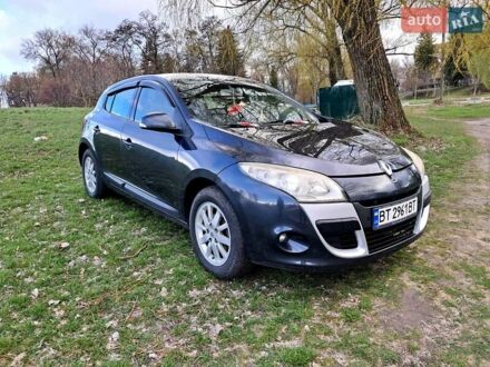 Рено Меган 2011 у Бобровице на Automoto.ua Сірий Рено Меган, об'ємом двигуна 1.5 л та пробігом 393 тис. км за 5900 $, фото 1 на Automoto.ua