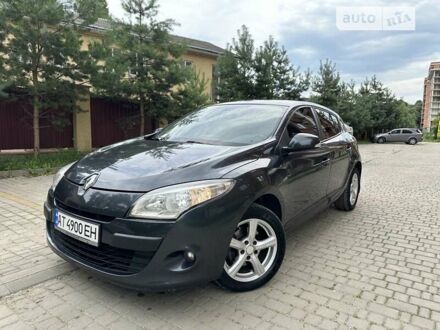 Рено Меган 2011 у Івано-Франківську на Automoto.ua Сірий Рено Меган, об'ємом двигуна 1.5 л та пробігом 246 тис. км за 6450 $, фото 1 на Automoto.ua
