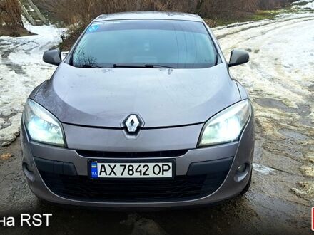Сірий Рено Меган, об'ємом двигуна 1.5 л та пробігом 378 тис. км за 6000 $, фото 1 на Automoto.ua