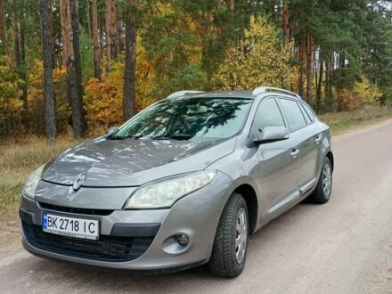 Серый Рено Меган, объемом двигателя 1.5 л и пробегом 233 тыс. км за 7700 $, фото 1 на Automoto.ua