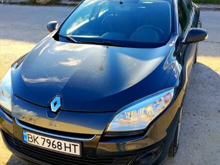 Рено Меган 2012 в Вараш (Кузнецовск) на Automoto.ua Серый Рено Меган, объемом двигателя 1.6 л и пробегом 155 тыс. км за 6700 $, фото 1 на Automoto.ua