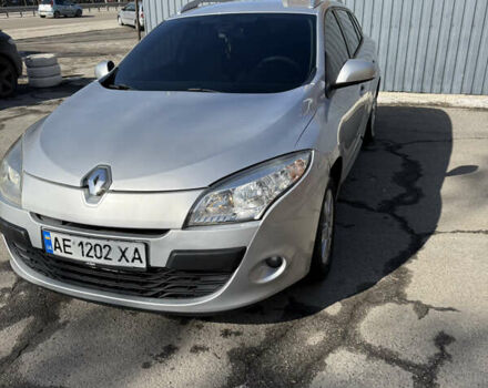 Сірий Рено Меган, об'ємом двигуна 1.46 л та пробігом 216 тис. км за 7500 $, фото 1 на Automoto.ua