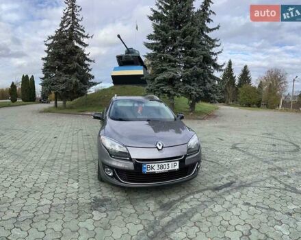Рено Меган 2012 в Дубно на Automoto.ua Серый Рено Меган, объемом двигателя 1.46 л и пробегом 257 тыс. км за 8850 $, фото 1 на Automoto.ua