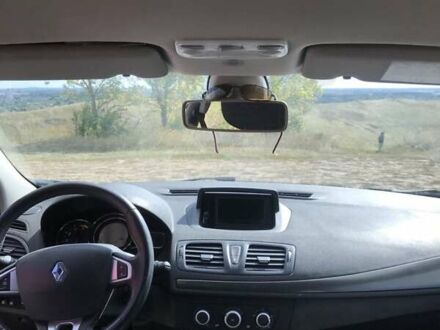Рено Меган 2012 у Лубнах на Automoto.ua Сірий Рено Меган, об'ємом двигуна 1.5 л та пробігом 289 тис. км за 7800 $, фото 1 на Automoto.ua