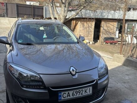 Рено Меган 2012 у Смеле на Automoto.ua Сірий Рено Меган, об'ємом двигуна 1.5 л та пробігом 247 тис. км за 9100 $, фото 1 на Automoto.ua