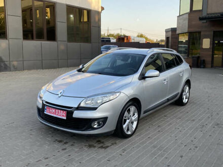 Рено Меган 2012 в Ровно на Automoto.ua Серый Рено Меган, объемом двигателя 1.5 л и пробегом 221 тыс. км за 7500 $, фото 1 на Automoto.ua