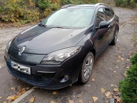 Рено Меган 2012 в Хмельнике на Automoto.ua Серый Рено Меган, объемом двигателя 1.5 л и пробегом 234 тыс. км за 7600 $, фото 1 на Automoto.ua