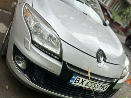 Рено Меган 2012 у Хмельницькому на Automoto.ua Сірий Рено Меган, об'ємом двигуна 1.5 л та пробігом 250 тис. км за 7400 $, фото 1 на Automoto.ua