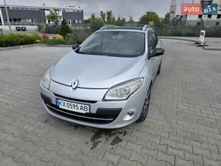 Рено Меган 2012 у Харкові на Automoto.ua Сірий Рено Меган, об'ємом двигуна 1.5 л та пробігом 270 тис. км за 8500 $, фото 1 на Automoto.ua