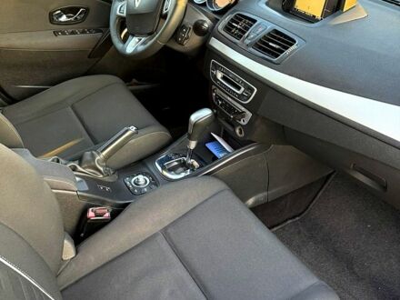 Рено Меган 2012 в Донецке на Automoto.ua Серый Рено Меган, объемом двигателя 1.5 л и пробегом 164 тыс. км за 7500 $, фото 1 на Automoto.ua