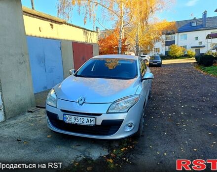 Серый Рено Меган, объемом двигателя 1.5 л и пробегом 22800 тыс. км за 6700 $, фото 1 на Automoto.ua