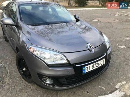 Рено Меган 2012 в Полтаве на Automoto.ua Серый Рено Меган, объемом двигателя 1.5 л и пробегом 295 тыс. км за 7600 $, фото 1 на Automoto.ua