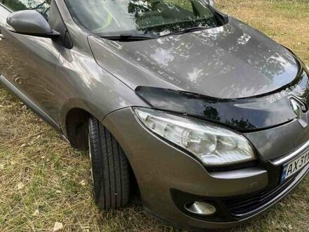 Рено Меган 2012 в Чугуеве на Automoto.ua Серый Рено Меган, объемом двигателя 1.46 л и пробегом 238 тыс. км за 8100 $, фото 1 на Automoto.ua
