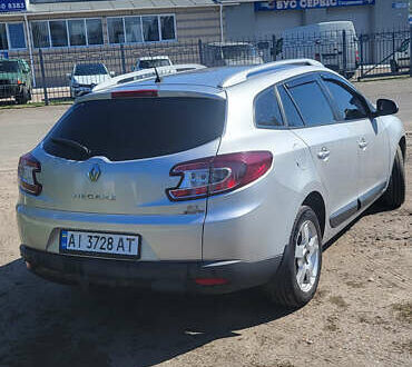 Рено Меган 2012 в Броварах на Automoto.ua Серый Рено Меган, объемом двигателя 1.46 л и пробегом 330 тыс. км за 7500 $, фото 1 на Automoto.ua