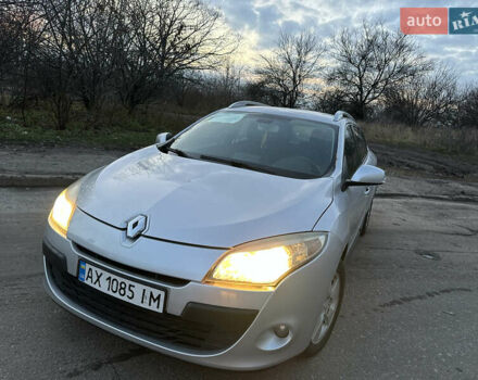Серый Рено Меган, объемом двигателя 1.46 л и пробегом 230 тыс. км за 6800 $, фото 1 на Automoto.ua