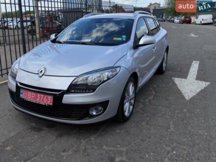 Рено Меган 2012 в Киеве на Automoto.ua Серый Рено Меган, объемом двигателя 1.46 л и пробегом 216 тыс. км за 9999 $, фото 1 на Automoto.ua