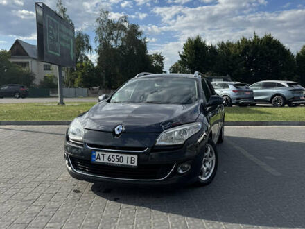 Рено Меган 2012 в Снятине на Automoto.ua Серый Рено Меган, объемом двигателя 1.5 л и пробегом 238 тыс. км за 7800 $, фото 1 на Automoto.ua