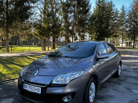 Серый Рено Меган, объемом двигателя 1.46 л и пробегом 333 тыс. км за 6400 $, фото 1 на Automoto.ua