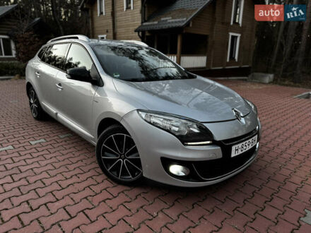 Рено Меган 2012 в Хмельнике на Automoto.ua Серый Рено Меган, объемом двигателя 1.6 л и пробегом 236 тыс. км за 7650 $, фото 1 на Automoto.ua