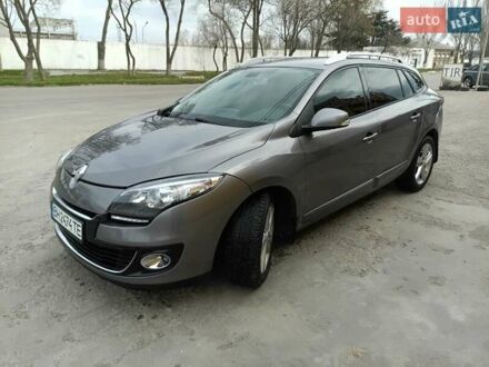 Рено Меган 2012 в Одессе на Automoto.ua Серый Рено Меган, объемом двигателя 1.46 л и пробегом 500 тыс. км за 7000 $, фото 1 на Automoto.ua